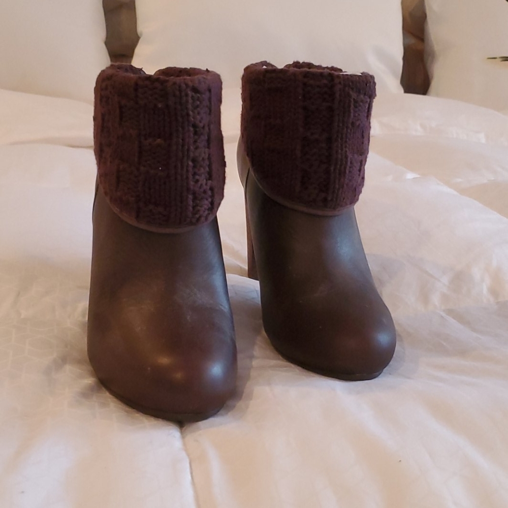 Boots - Picture 2 of 6